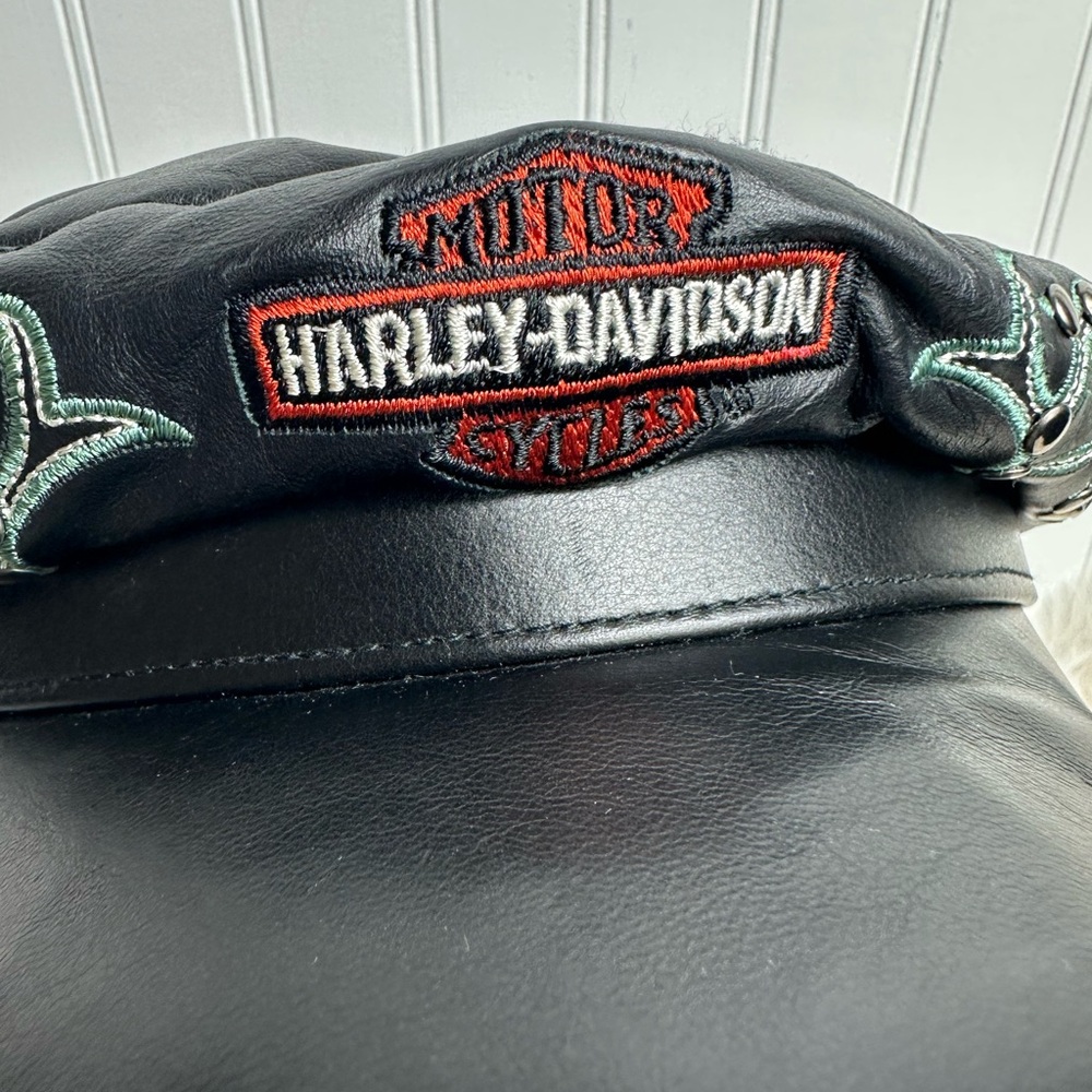 Harley-Davidson Black Womens Leather Cap
( broken brim interior) - Picture 6 of 16